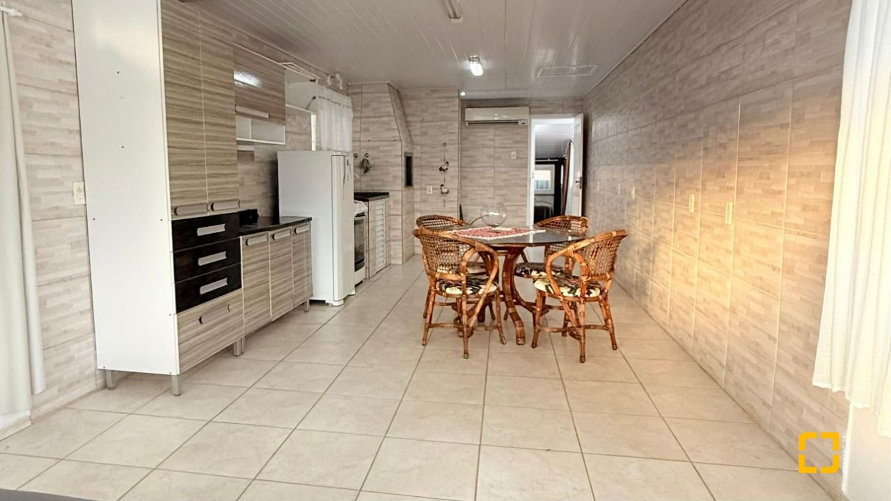 Casa com 76m², 4 quartos, 1 garagem, no bairro Ingleses do Rio Vermelho em Florianópolis