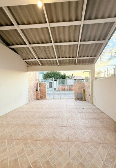 Casa com 76m², 4 quartos, 1 garagem, no bairro Ingleses do Rio Vermelho em Florianópolis