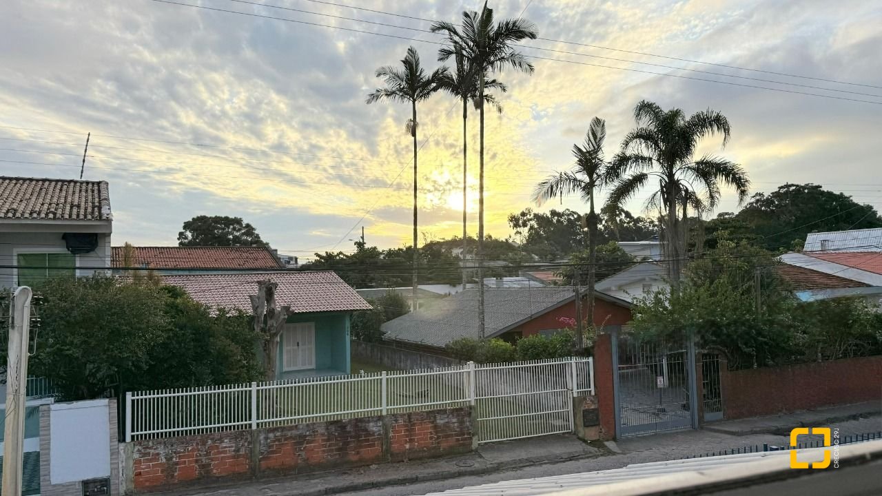 Casa com 76m², 4 quartos, 1 garagem, no bairro Ingleses do Rio Vermelho em Florianópolis