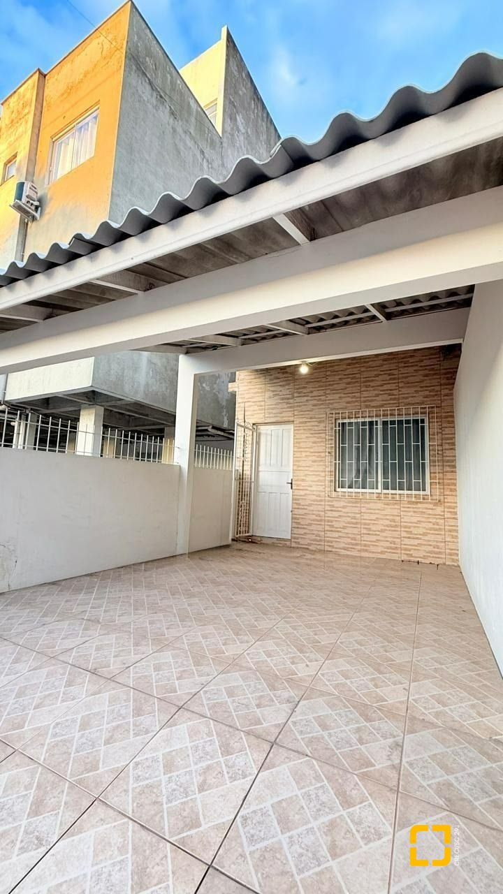 Casa com 76m², 4 quartos, 1 garagem, no bairro Ingleses do Rio Vermelho em Florianópolis