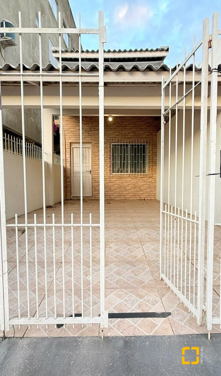 Casa com 76m², 4 quartos, 1 garagem, no bairro Ingleses do Rio Vermelho em Florianópolis