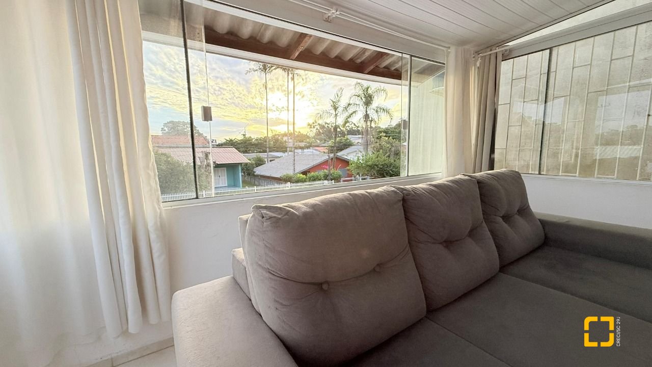 Casa com 76m², 4 quartos, 1 garagem, no bairro Ingleses do Rio Vermelho em Florianópolis