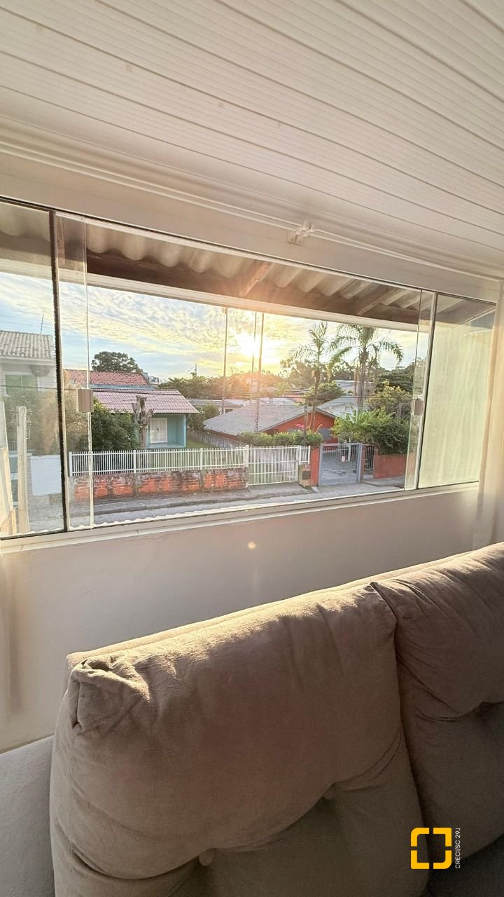Casa com 76m², 4 quartos, 1 garagem, no bairro Ingleses do Rio Vermelho em Florianópolis
