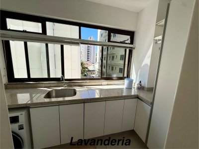 Apartamento com 144m², 5 quartos (sendo 2 suítes), 1 garagem, no bairro Centro em Florianópolis