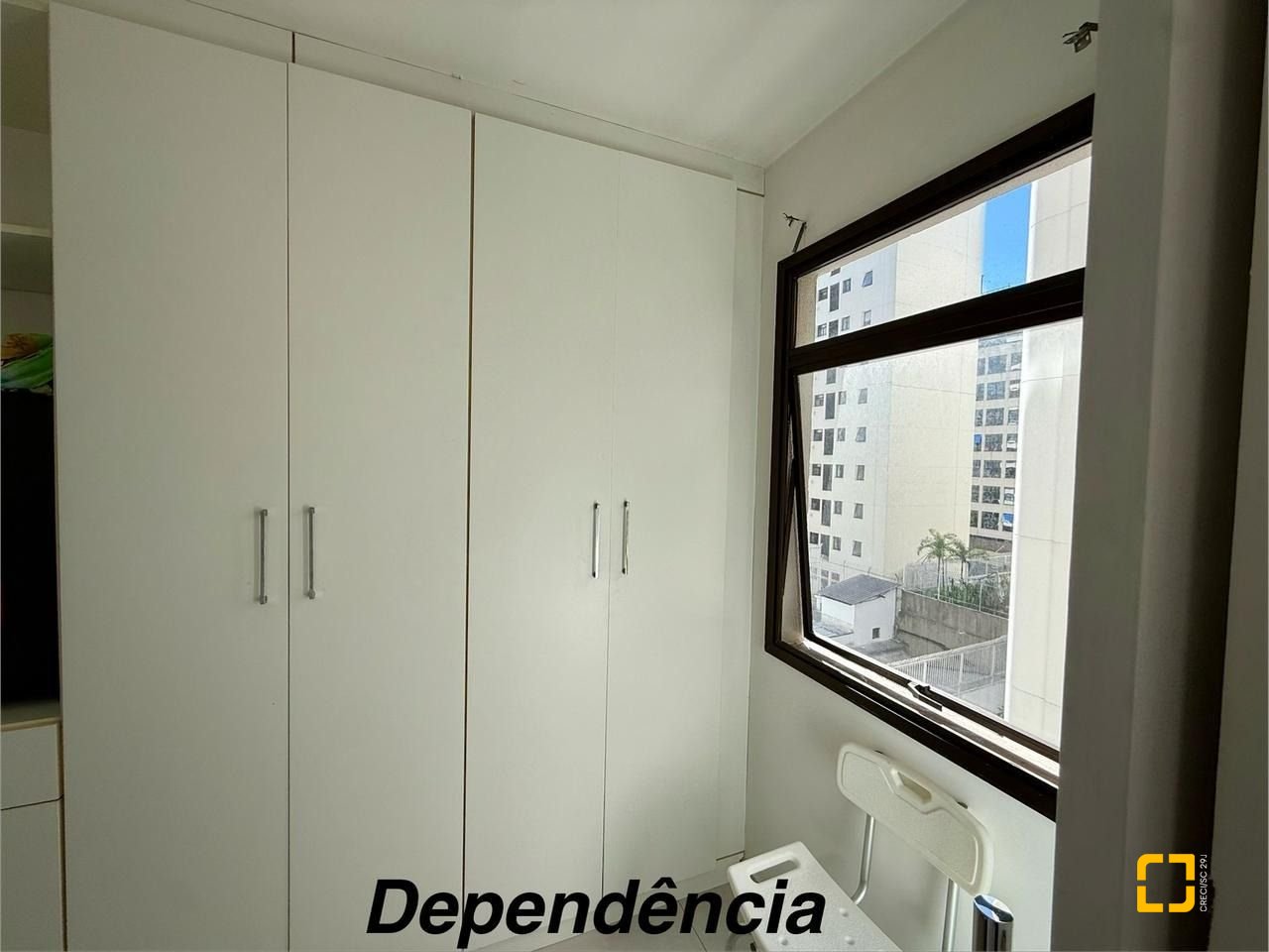 Apartamento com 144m², 5 quartos (sendo 2 suítes), 1 garagem, no bairro Centro em Florianópolis