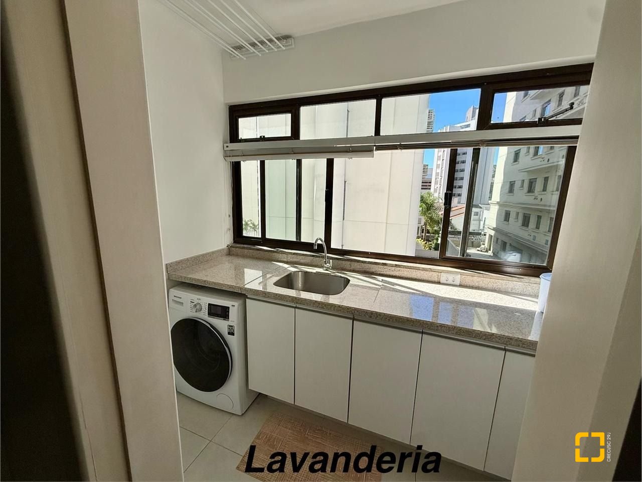 Apartamento com 144m², 5 quartos (sendo 2 suítes), 1 garagem, no bairro Centro em Florianópolis