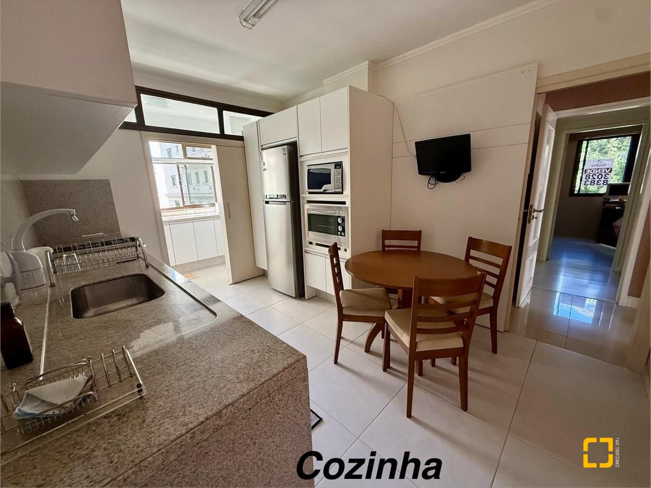 Apartamento com 144m², 5 quartos (sendo 2 suítes), 1 garagem, no bairro Centro em Florianópolis