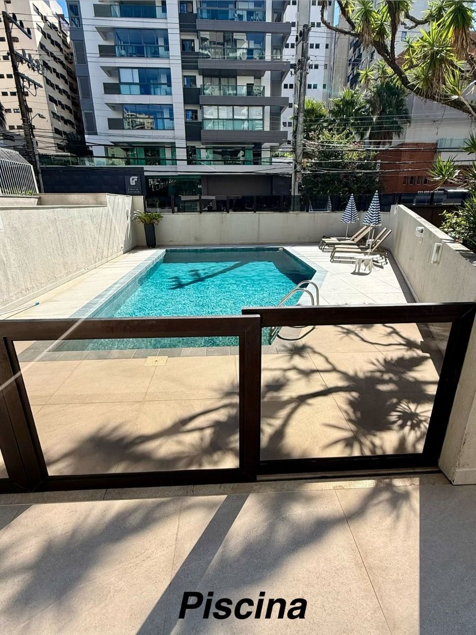 Apartamento com 144m², 5 quartos (sendo 2 suítes), 1 garagem, no bairro Centro em Florianópolis