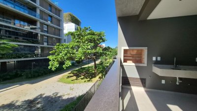 Apartamento com 130m², 4 quartos (sendo 1 suíte), 2 garagens, no bairro Jurerê em Florianópolis