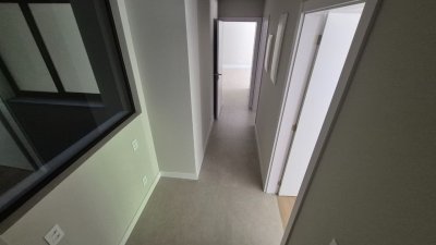 Apartamento com 130m², 4 quartos (sendo 1 suíte), 2 garagens, no bairro Jurerê em Florianópolis