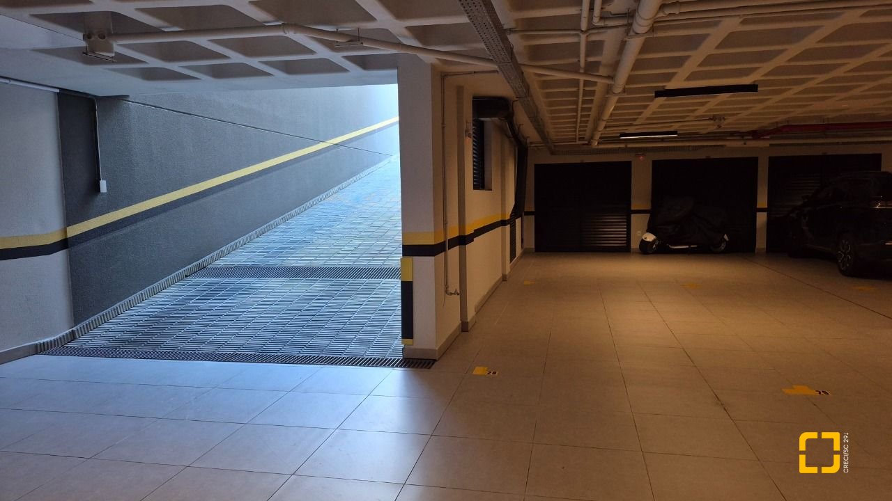 Apartamento com 130m², 4 quartos (sendo 1 suíte), 2 garagens, no bairro Jurerê em Florianópolis