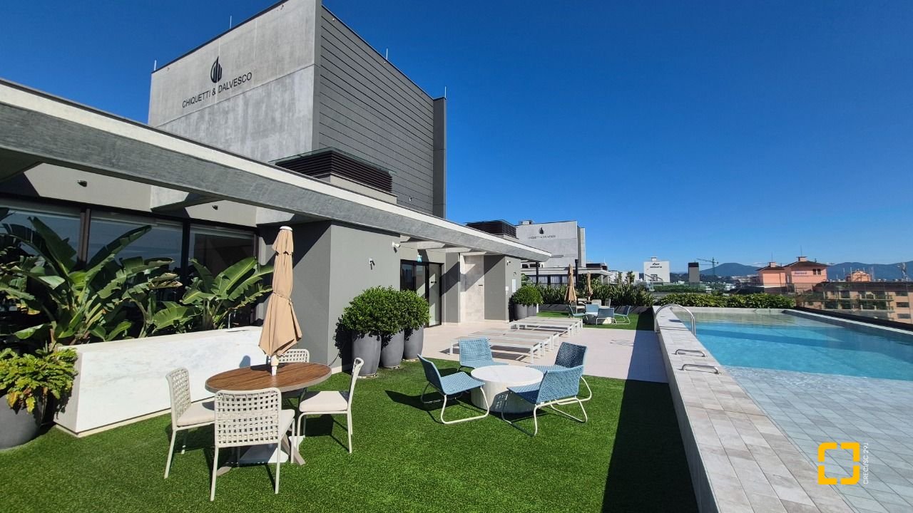 Apartamento com 130m², 4 quartos (sendo 1 suíte), 2 garagens, no bairro Jurerê em Florianópolis
