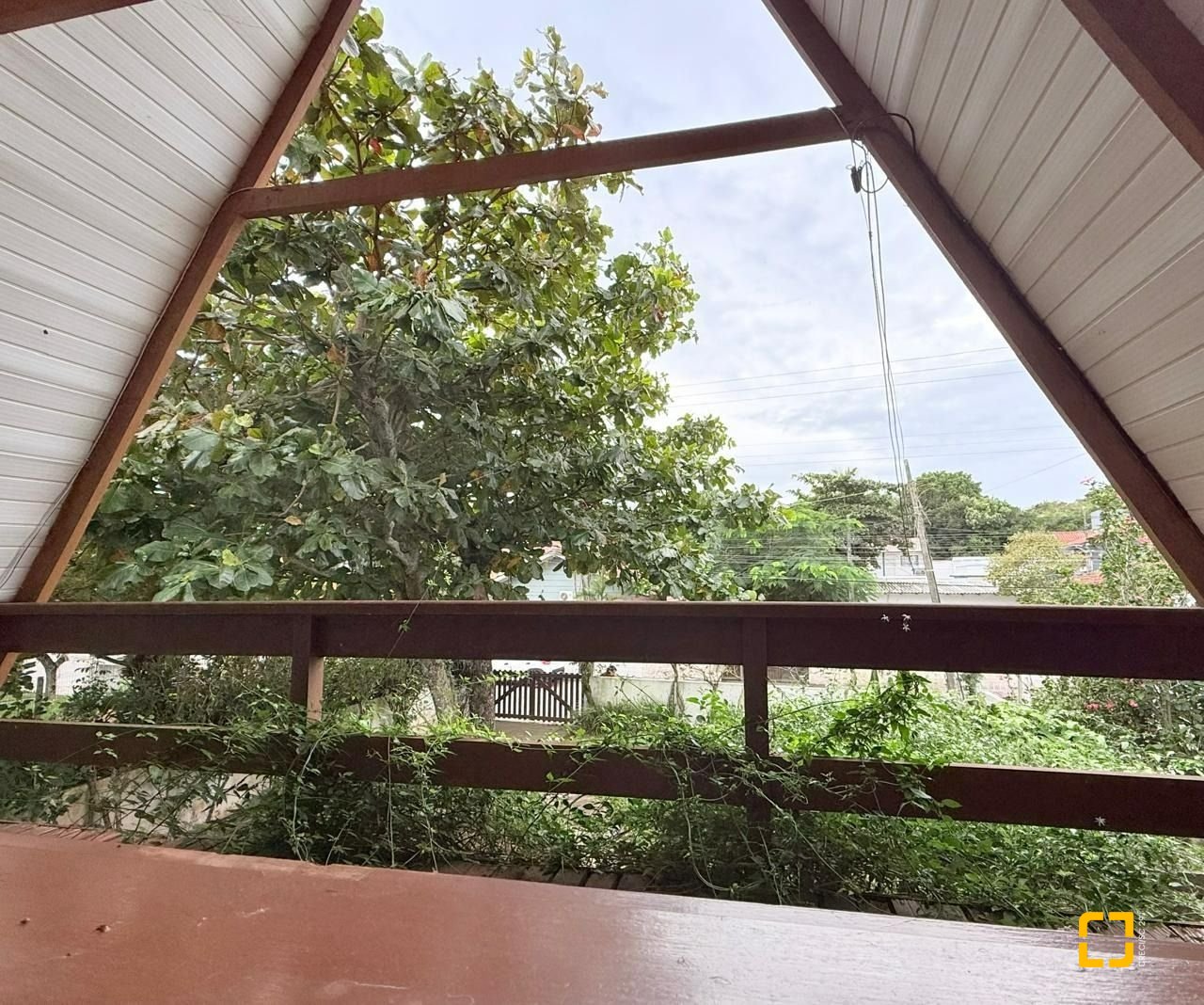 Casa com 160m², 3 quartos, 2 garagens, no bairro Ingleses do Rio Vermelho em Florianópolis