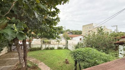 Casa com 160m², 3 quartos, 2 garagens, no bairro Ingleses do Rio Vermelho em Florianópolis