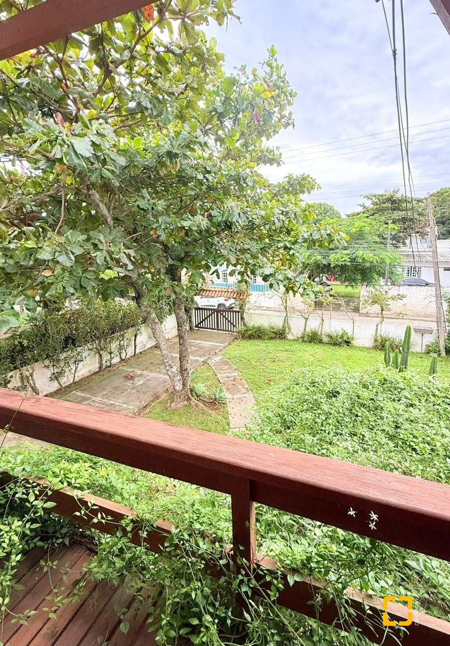 Casa com 160m², 3 quartos, 2 garagens, no bairro Ingleses do Rio Vermelho em Florianópolis