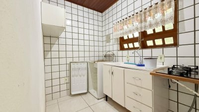 Casa com 160m², 3 quartos, 2 garagens, no bairro Ingleses do Rio Vermelho em Florianópolis