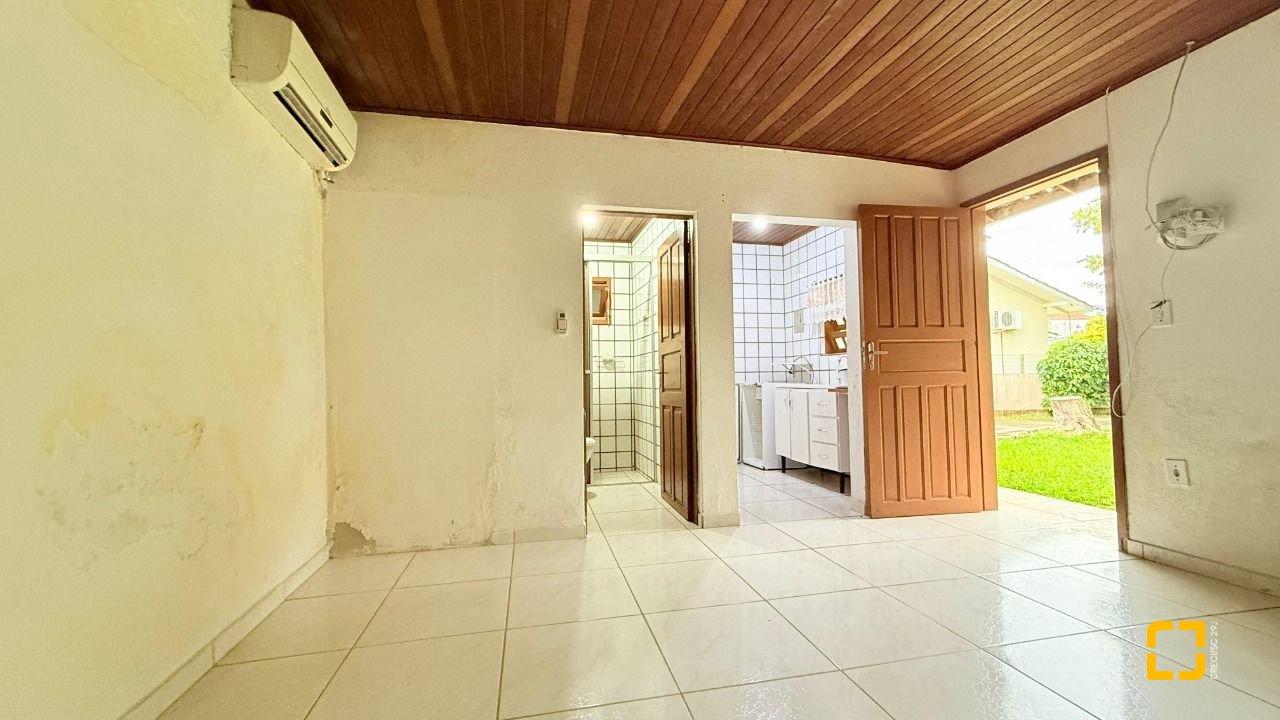 Casa com 160m², 3 quartos, 2 garagens, no bairro Ingleses do Rio Vermelho em Florianópolis