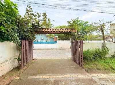 Casa com 160m², 3 quartos, 2 garagens, no bairro Ingleses do Rio Vermelho em Florianópolis