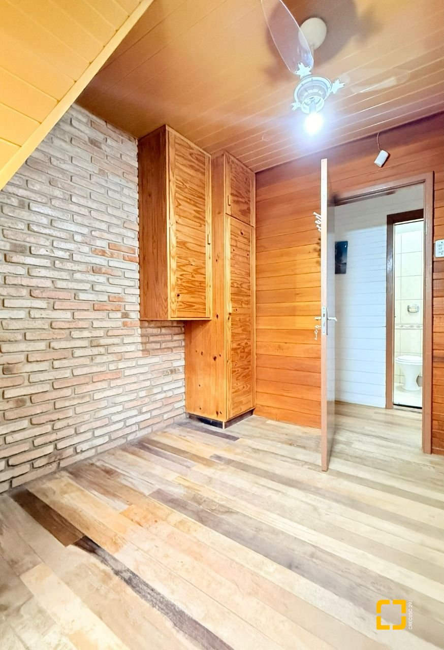 Casa com 160m², 3 quartos, 2 garagens, no bairro Ingleses do Rio Vermelho em Florianópolis