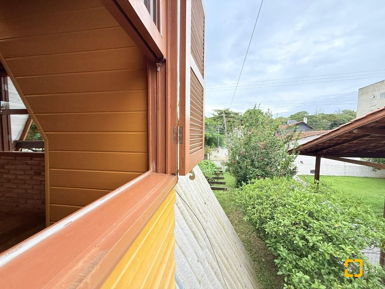 Casa com 160m², 3 quartos, 2 garagens, no bairro Ingleses do Rio Vermelho em Florianópolis