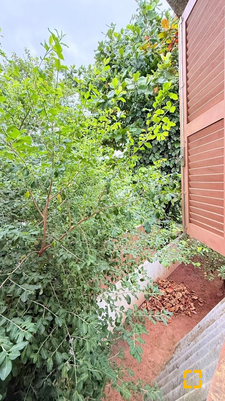 Casa com 160m², 3 quartos, 2 garagens, no bairro Ingleses do Rio Vermelho em Florianópolis