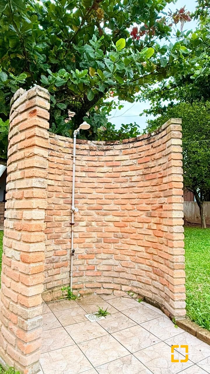 Casa com 160m², 3 quartos, 2 garagens, no bairro Ingleses do Rio Vermelho em Florianópolis