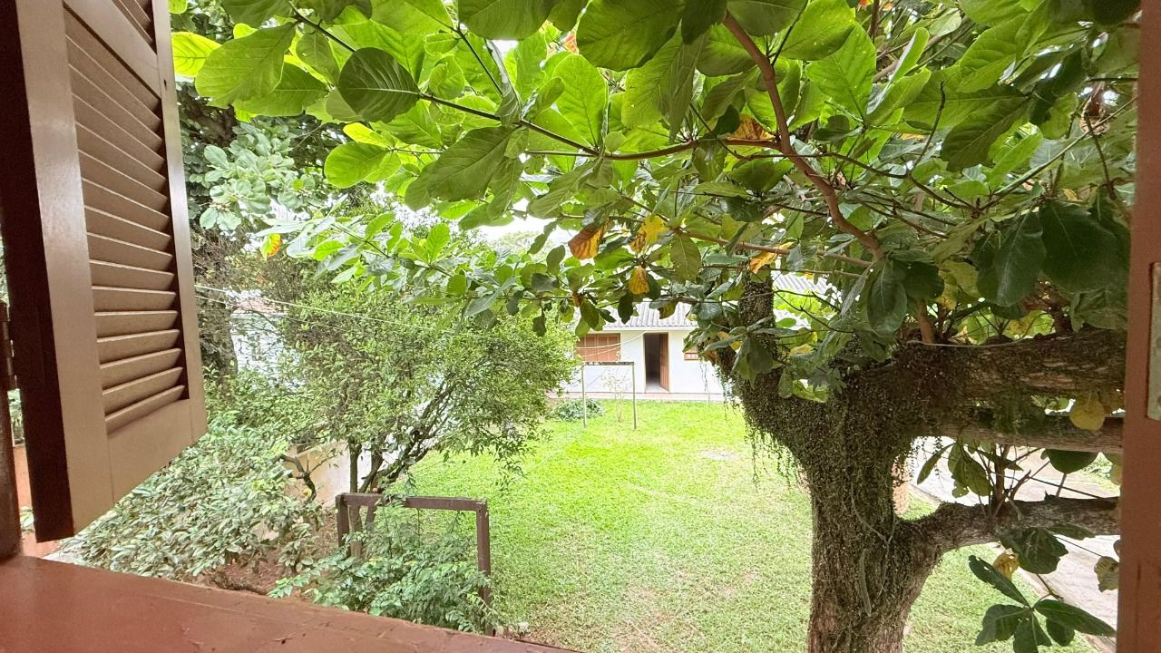 Casa com 160m², 3 quartos, 2 garagens, no bairro Ingleses do Rio Vermelho em Florianópolis