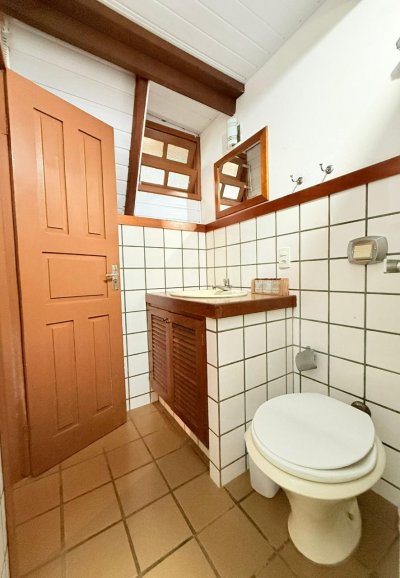 Casa com 160m², 3 quartos, 2 garagens, no bairro Ingleses do Rio Vermelho em Florianópolis