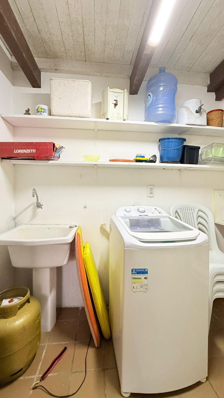 Casa com 160m², 3 quartos, 2 garagens, no bairro Ingleses do Rio Vermelho em Florianópolis