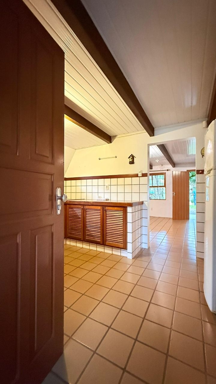 Casa com 160m², 3 quartos, 2 garagens, no bairro Ingleses do Rio Vermelho em Florianópolis