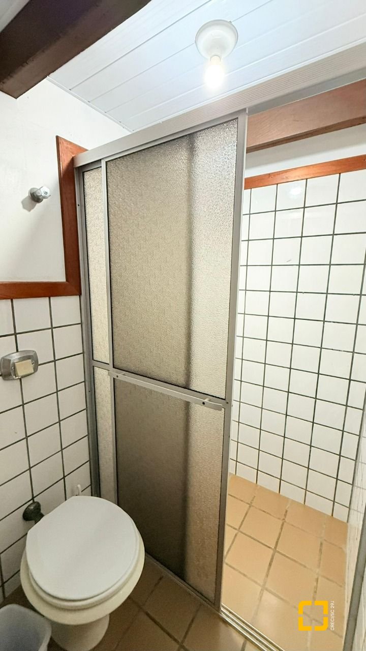 Casa com 160m², 3 quartos, 2 garagens, no bairro Ingleses do Rio Vermelho em Florianópolis