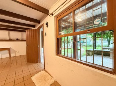 Casa com 160m², 3 quartos, 2 garagens, no bairro Ingleses do Rio Vermelho em Florianópolis