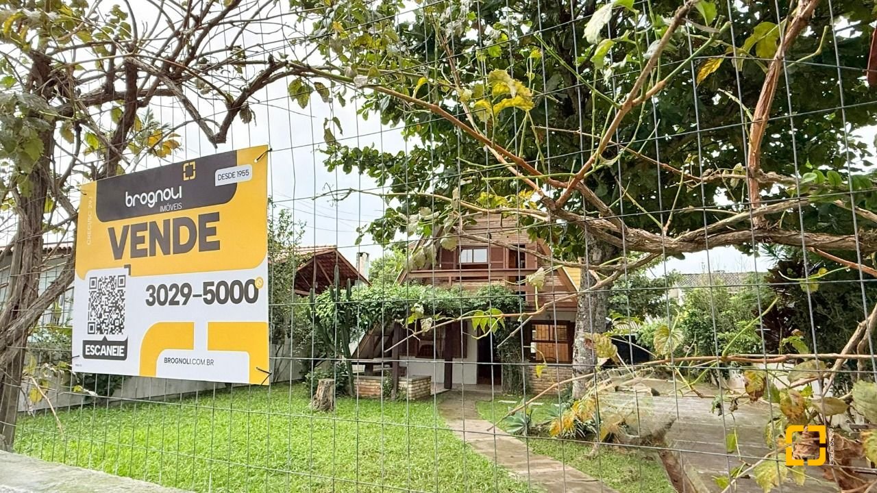 Casa com 160m², 3 quartos, 2 garagens, no bairro Ingleses do Rio Vermelho em Florianópolis