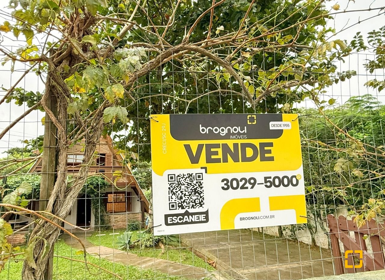 Casa com 160m², 3 quartos, 2 garagens, no bairro Ingleses do Rio Vermelho em Florianópolis