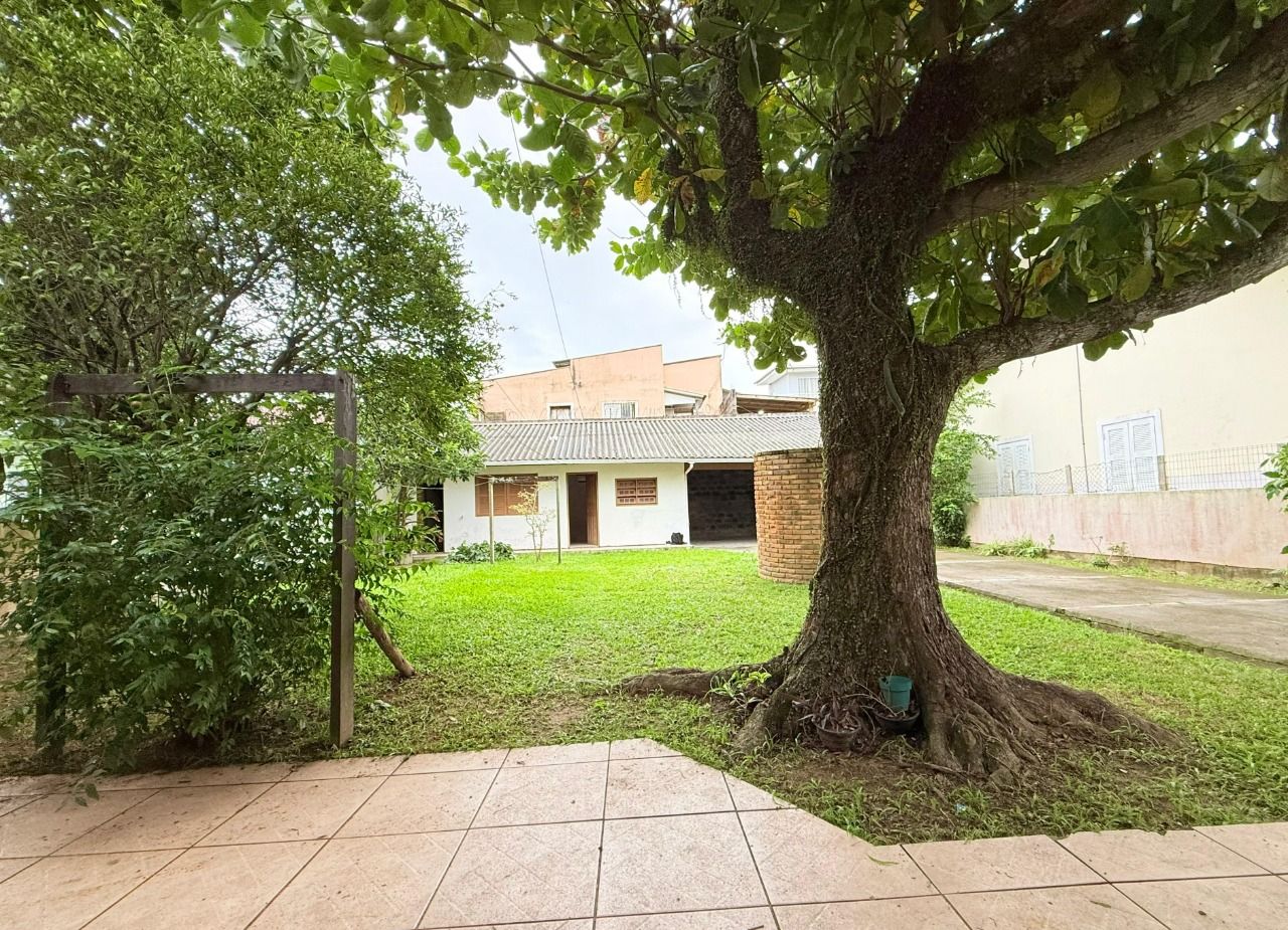 Casa com 160m², 3 quartos, 2 garagens, no bairro Ingleses do Rio Vermelho em Florianópolis