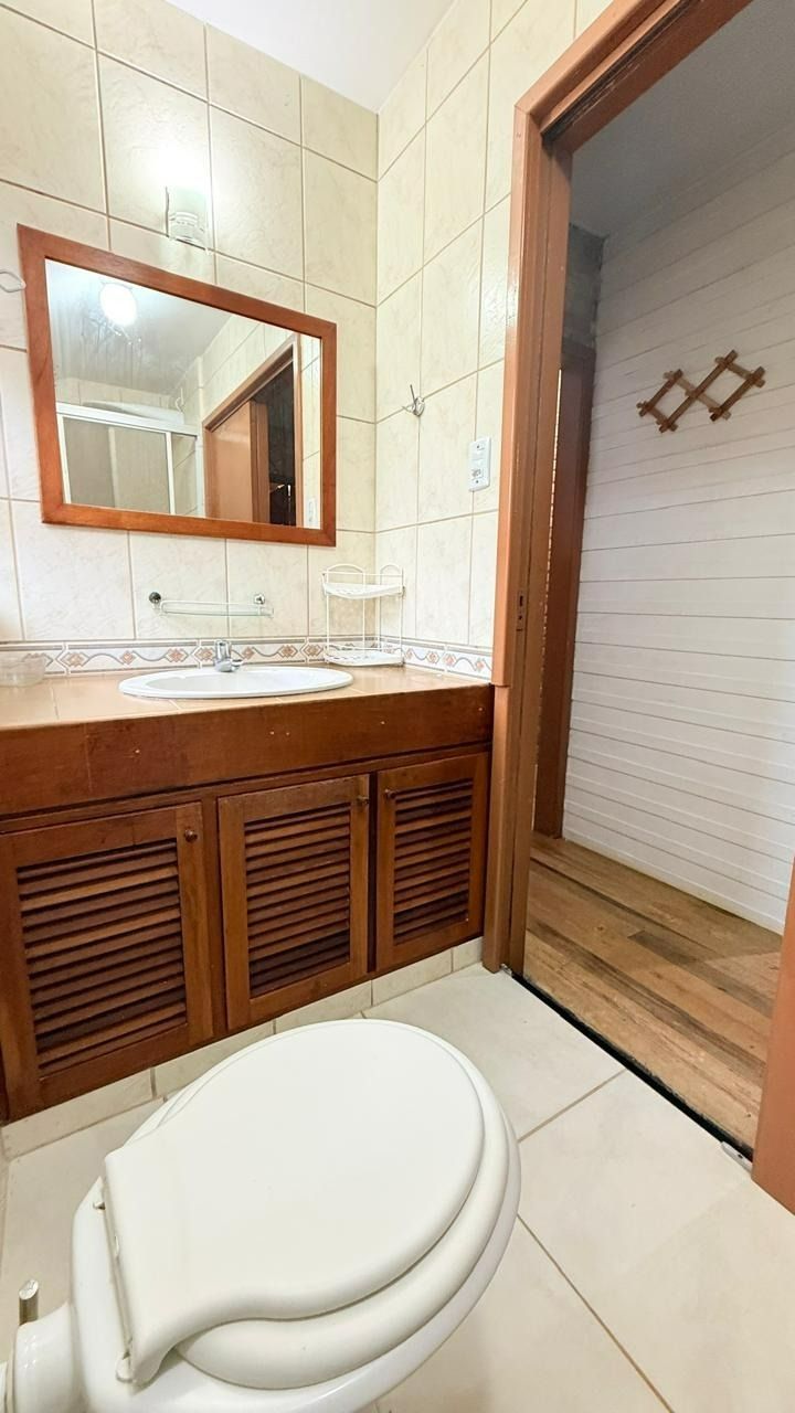 Casa com 160m², 3 quartos, 2 garagens, no bairro Ingleses do Rio Vermelho em Florianópolis