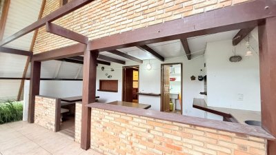 Casa com 160m², 3 quartos, 2 garagens, no bairro Ingleses do Rio Vermelho em Florianópolis