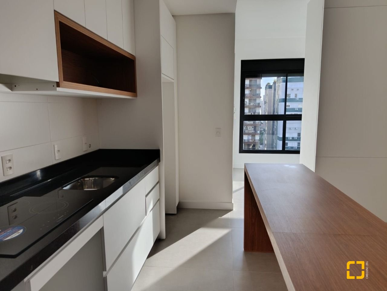 Studio com 32m², 1 quarto, 1 garagem, no bairro Centro em Florianópolis