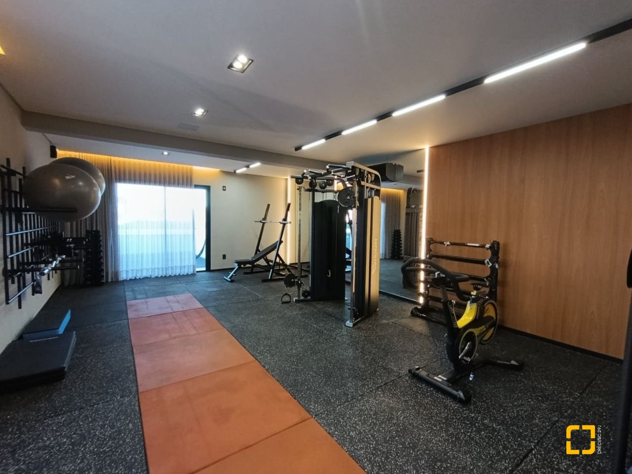 Studio com 32m², 1 quarto, 1 garagem, no bairro Centro em Florianópolis