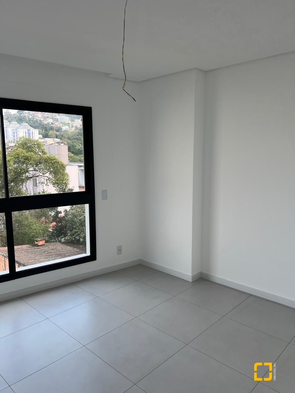 Apartamento com 43m², 1 quarto (sendo 1 suíte), 1 garagem, no bairro Trindade em Florianópolis
