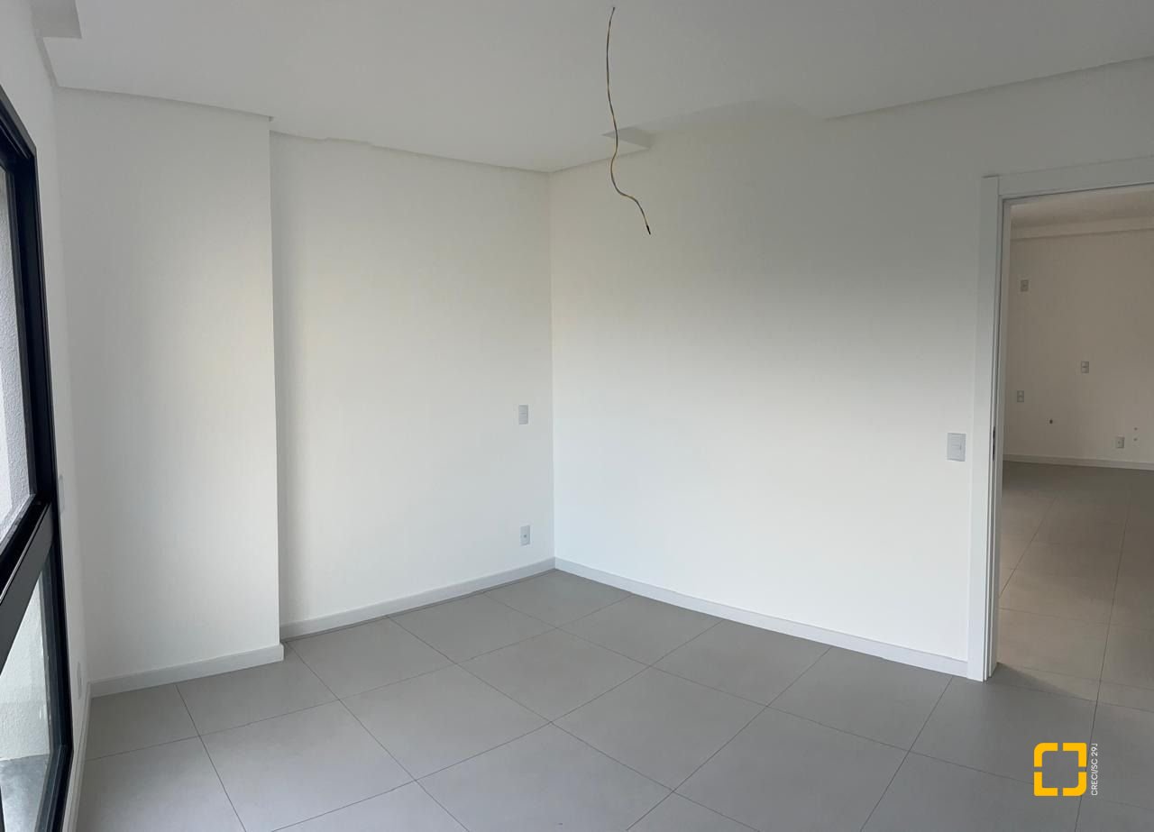 Apartamento com 43m², 1 quarto (sendo 1 suíte), 1 garagem, no bairro Trindade em Florianópolis