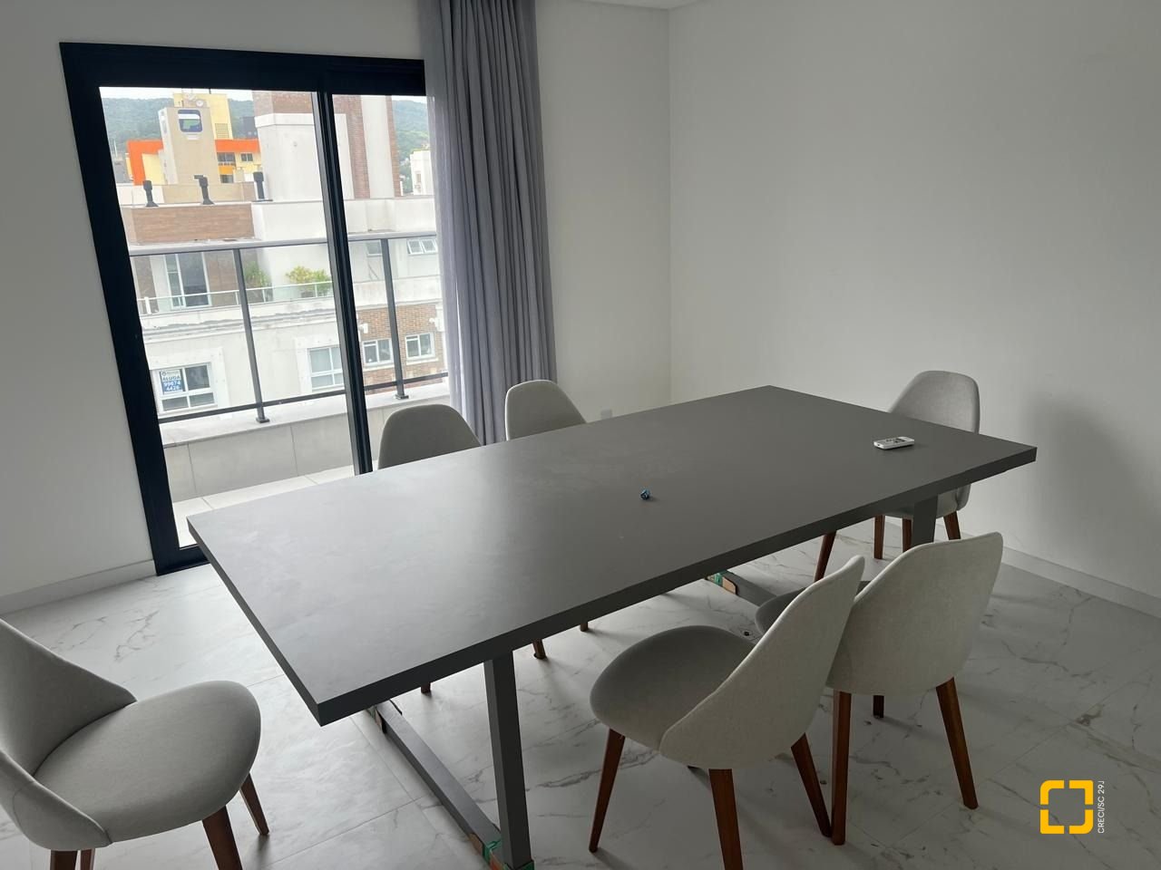 Apartamento com 43m², 1 quarto (sendo 1 suíte), 1 garagem, no bairro Trindade em Florianópolis