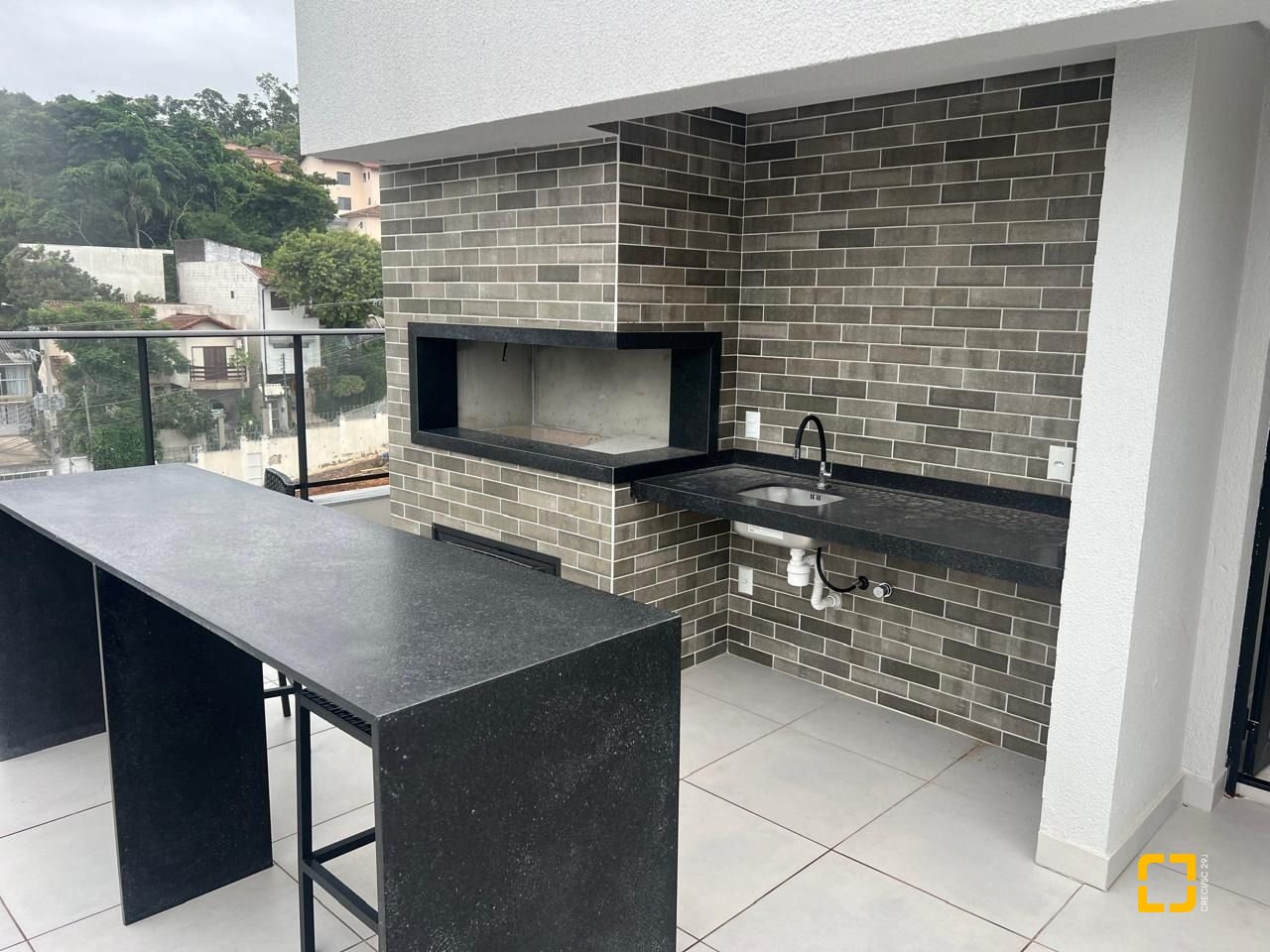 Apartamento com 43m², 1 quarto (sendo 1 suíte), 1 garagem, no bairro Trindade em Florianópolis