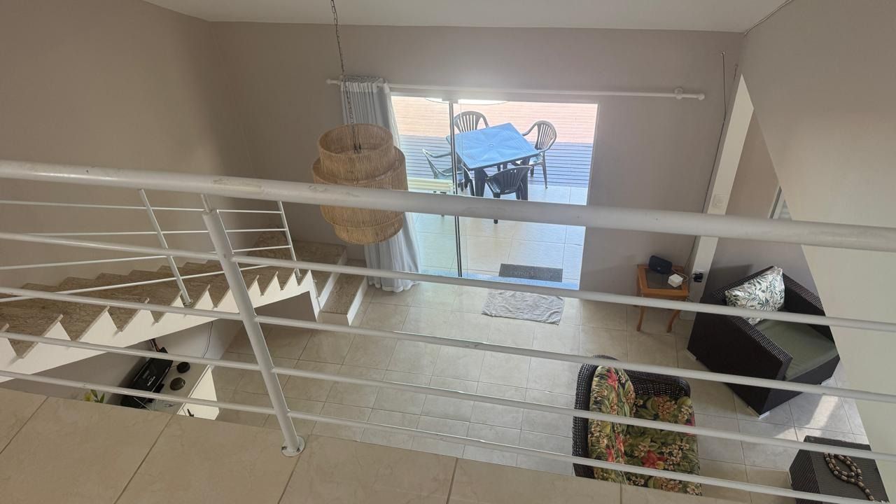 Casa com 215m², 4 quartos (sendo 1 suíte), 2 garagens, no bairro Campeche em Florianópolis
