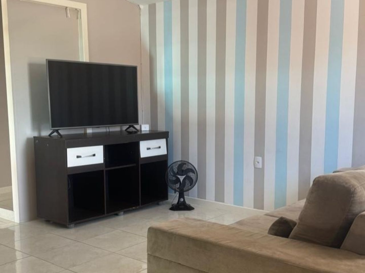 Casa com 215m², 4 quartos (sendo 1 suíte), 2 garagens, no bairro Campeche em Florianópolis
