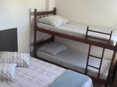 Casa com 215m², 4 quartos (sendo 1 suíte), 2 garagens, no bairro Campeche em Florianópolis