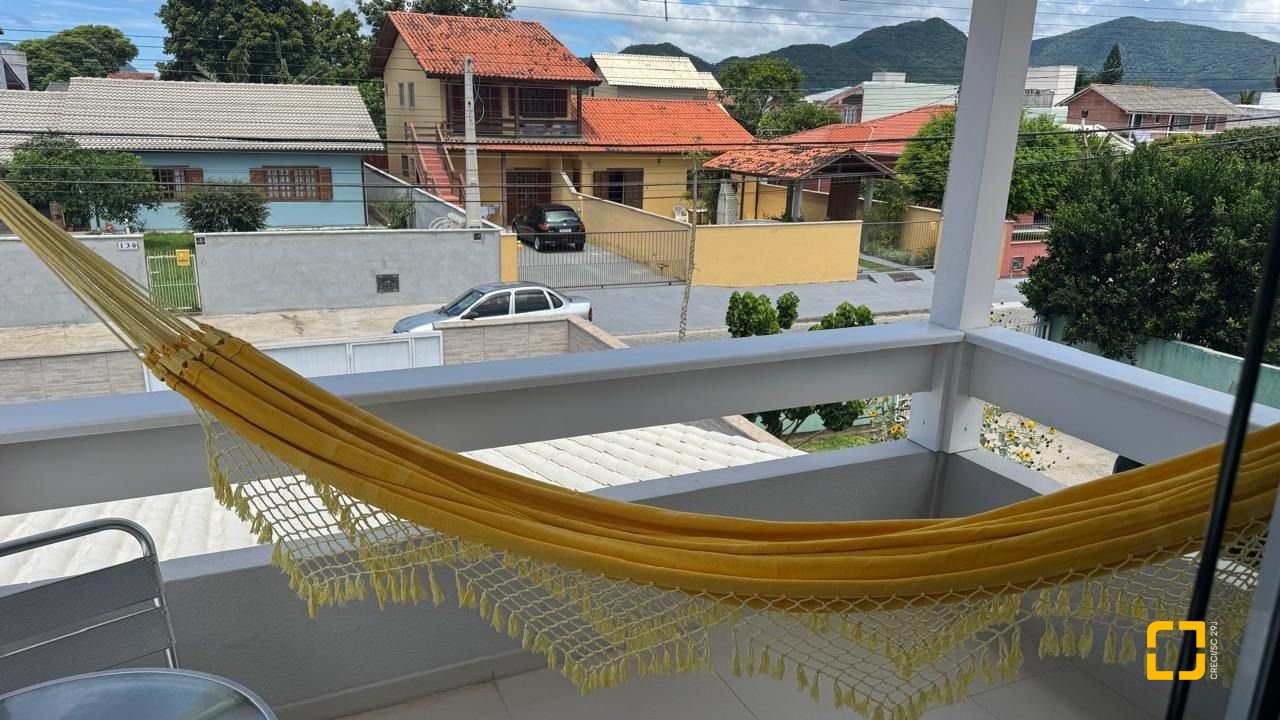 Casa com 215m², 4 quartos (sendo 1 suíte), 2 garagens, no bairro Campeche em Florianópolis