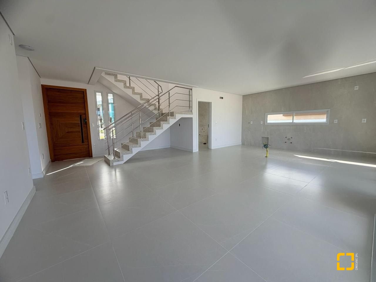 Casa de Condomínio com 226m², 4 quartos (sendo 3 suítes), 2 garagens, no bairro Rio Vermelho em Florianópolis