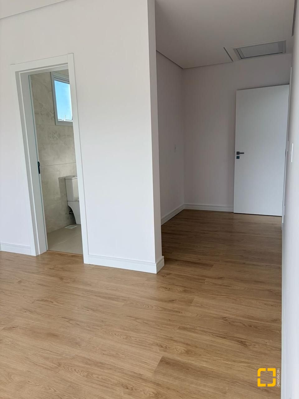 Casa de Condomínio com 226m², 4 quartos (sendo 3 suítes), 2 garagens, no bairro Rio Vermelho em Florianópolis