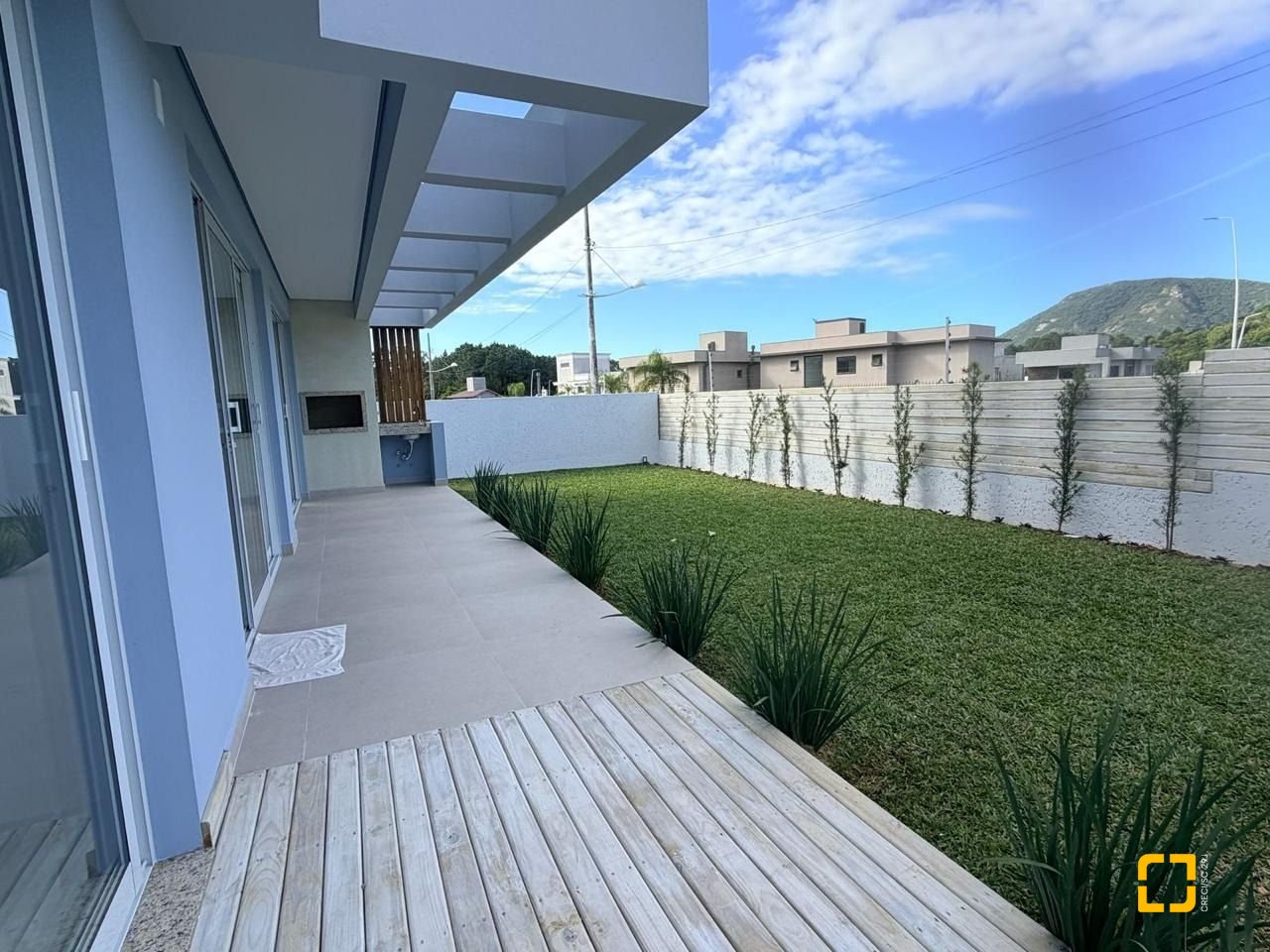 Casa de Condomínio com 226m², 4 quartos (sendo 3 suítes), 2 garagens, no bairro Rio Vermelho em Florianópolis